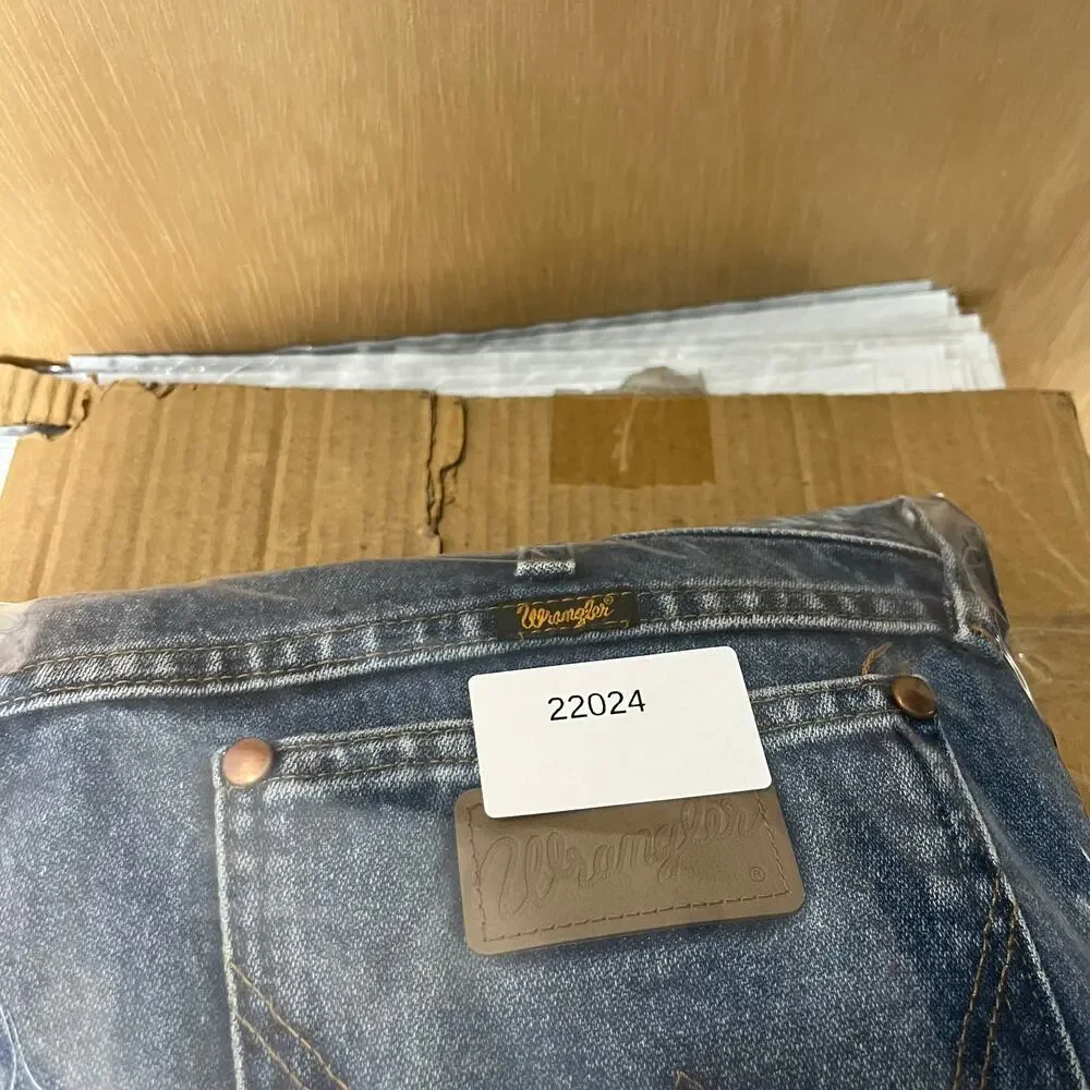 Wrangler Jeans‎ Mens Size 36x34 Blue Straight Leg Classic Denim Mid Wash